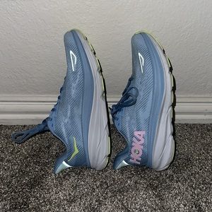 7.5B Hoka Clifton 9